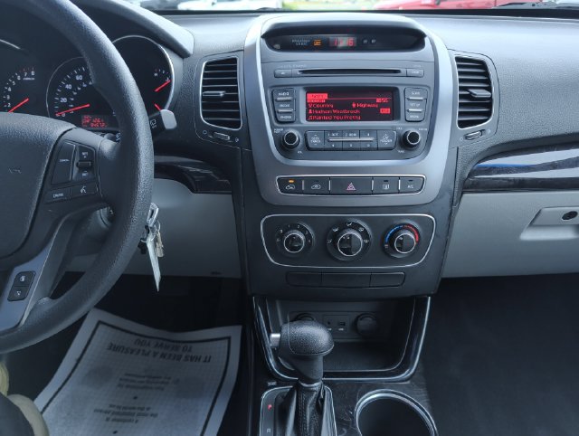 Used 2015 Kia Sorento LX FWD image 17