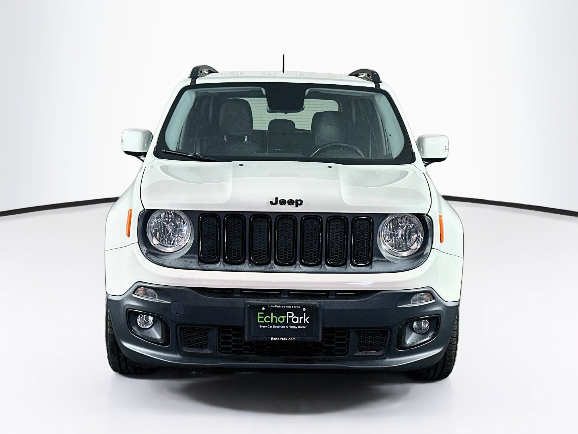 Used 2017 Jeep Renegade Altitude FWD image 2