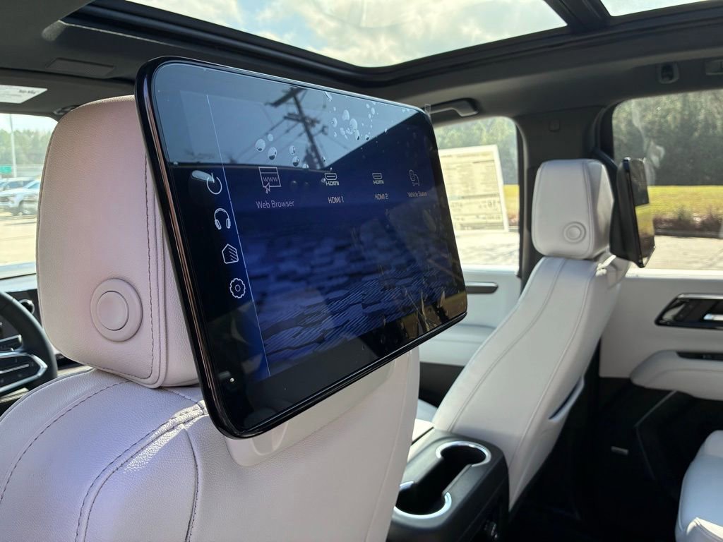 New 2026 Chevrolet Suburban Premier image 17