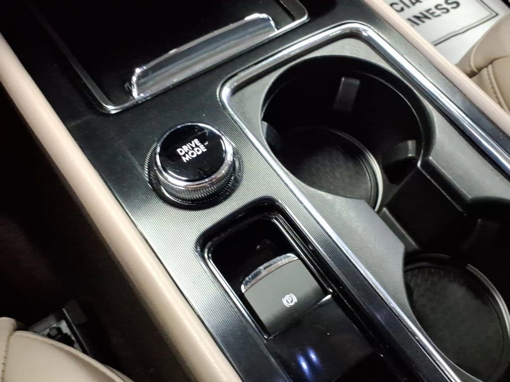 Certified 2022 Lincoln Corsair FWD image 23