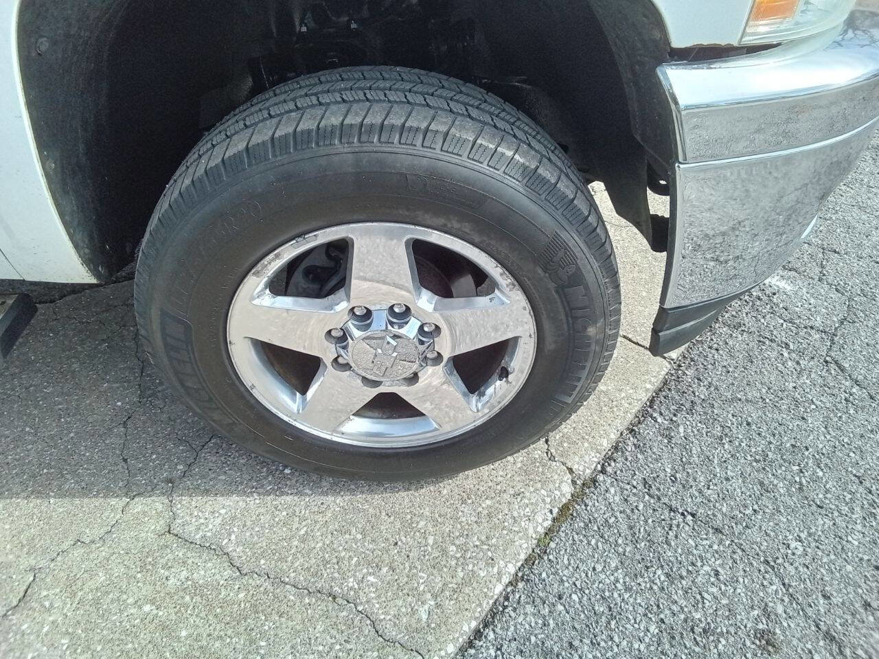 Used 2011 Chevrolet Silverado 2500 LT w/ Interior Plus Package image 13