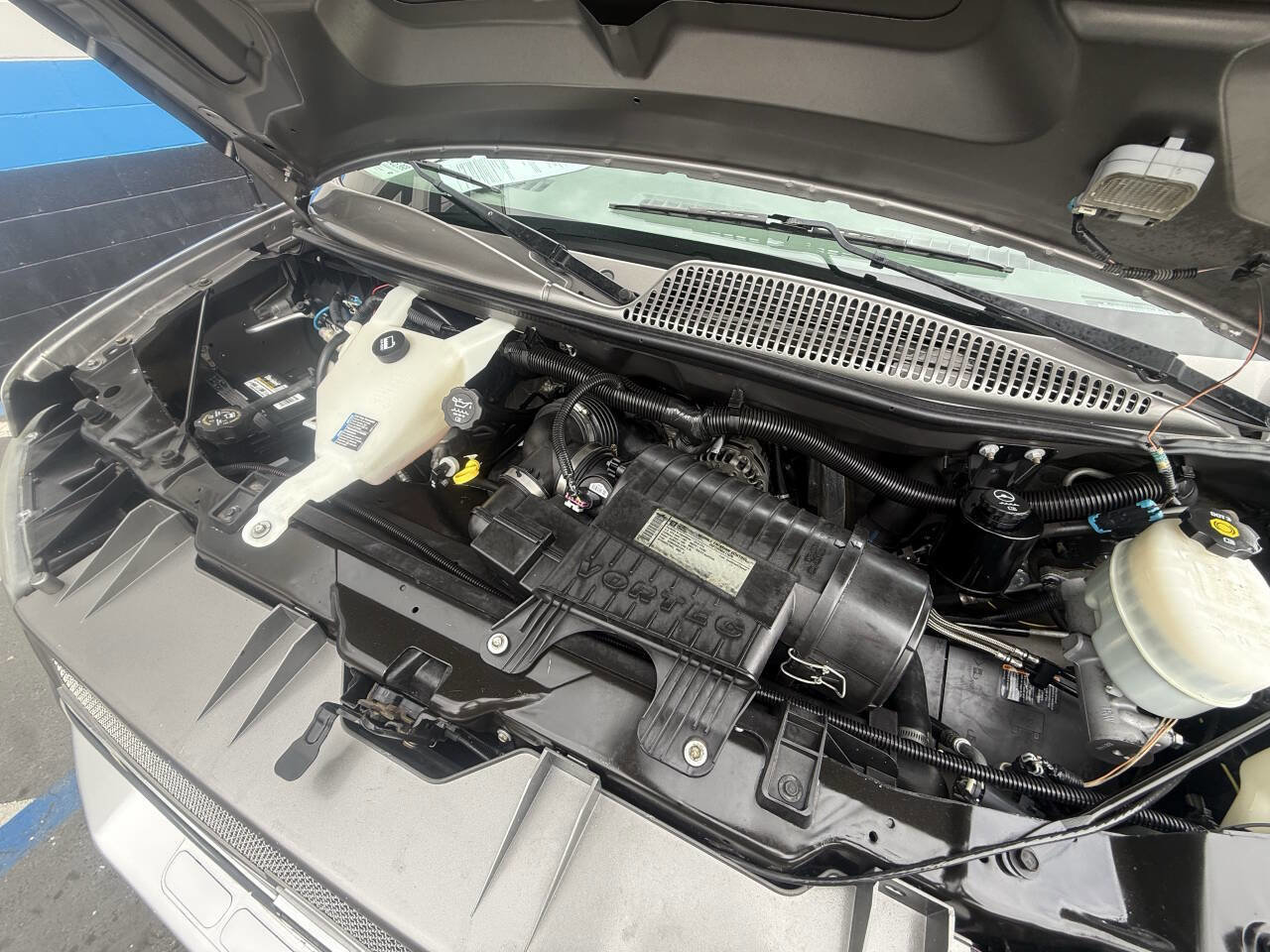 Used 2010 Chevrolet Express 2500 Extended w/ Preferred Equipment Group RWD image 27