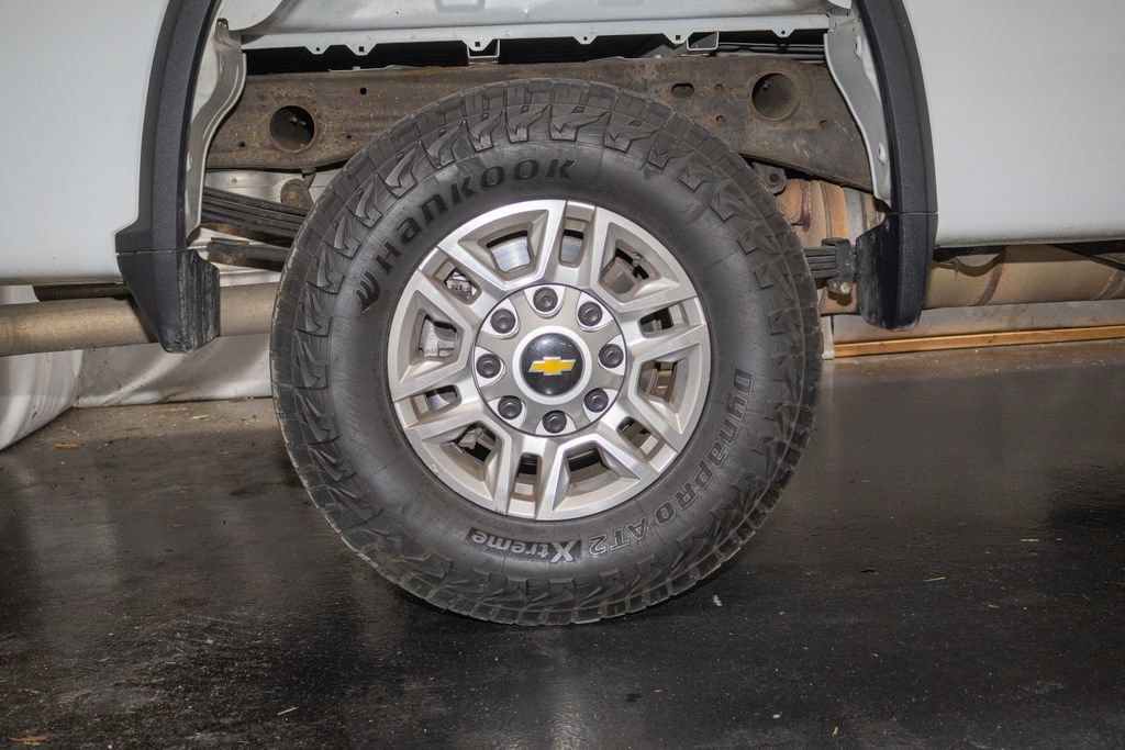 Used 2020 Chevrolet Silverado 2500 LT AWD/4WD image 10