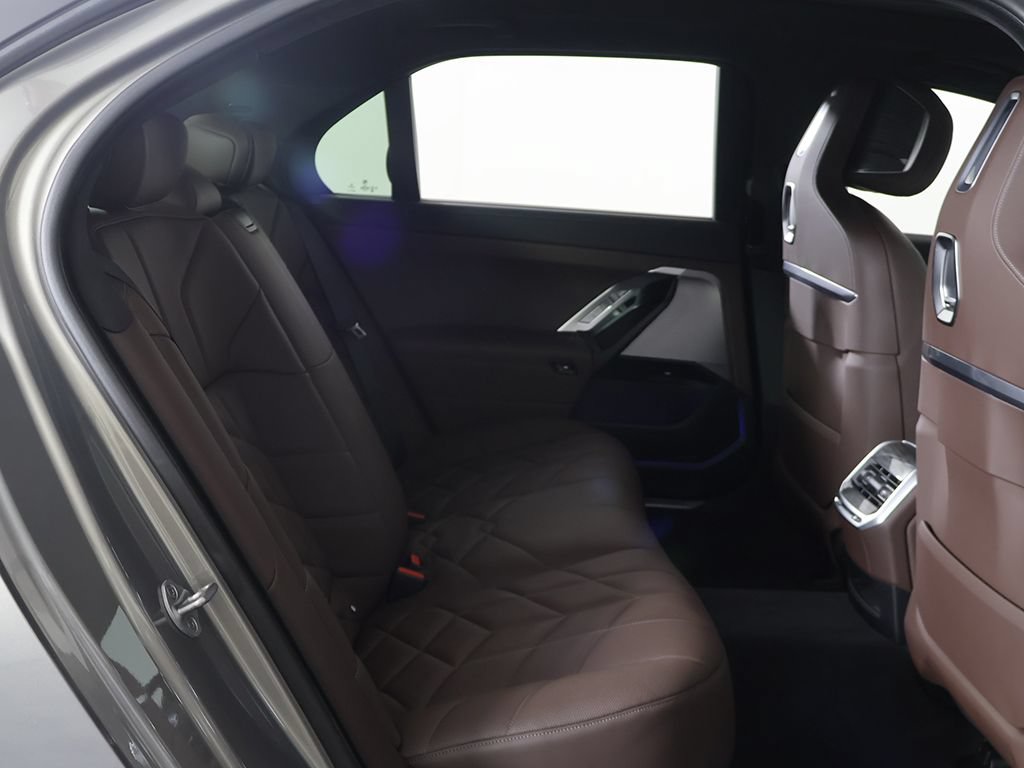 Used 2023 BMW 760i xDrive w/ Parking Assistance Package AWD/4WD image 31
