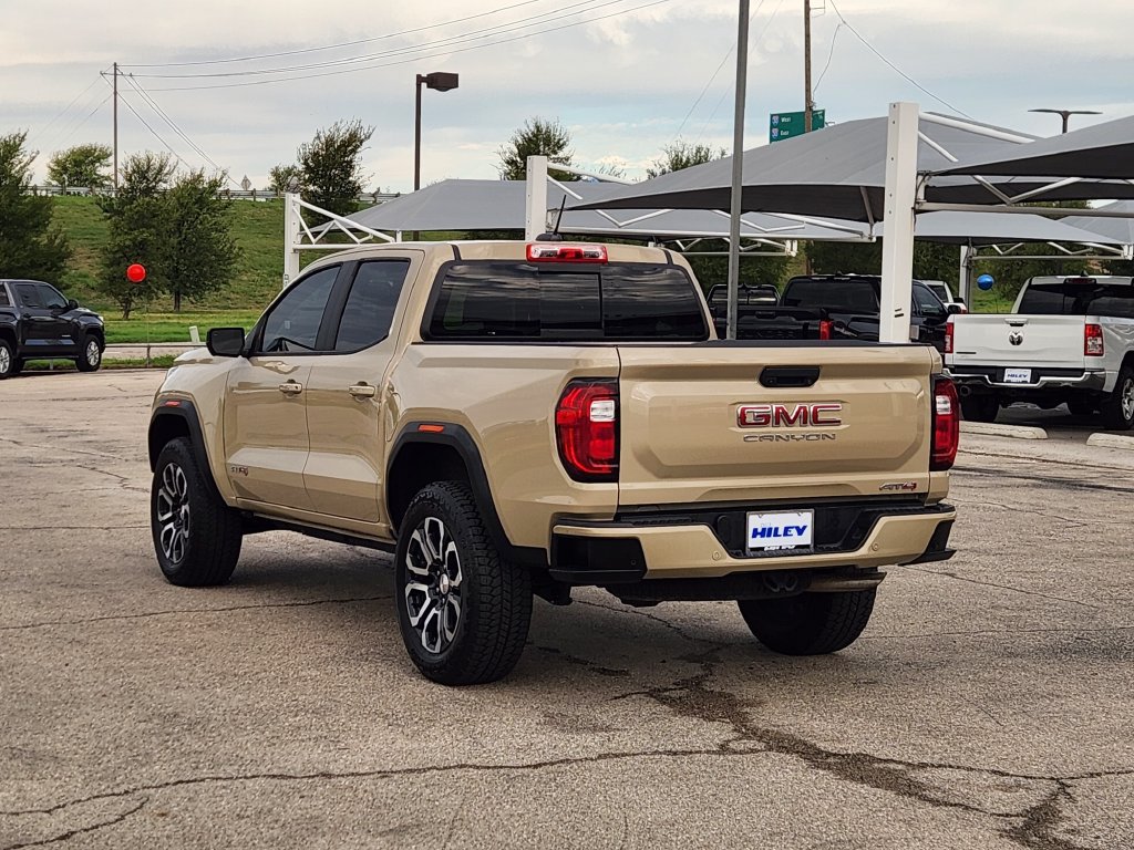 Used 2023 GMC Canyon AT4 w/ AT4 Premium Package AWD/4WD image 5
