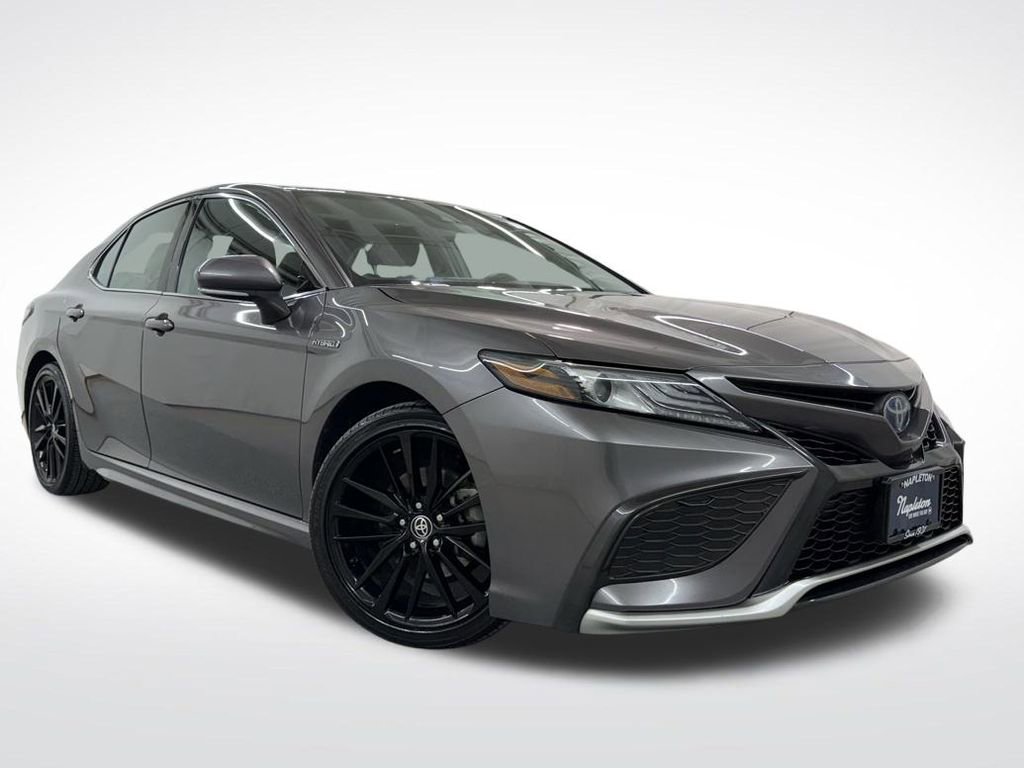 Used 2021 Toyota Camry XSE w/ Cold Weather Package image 5