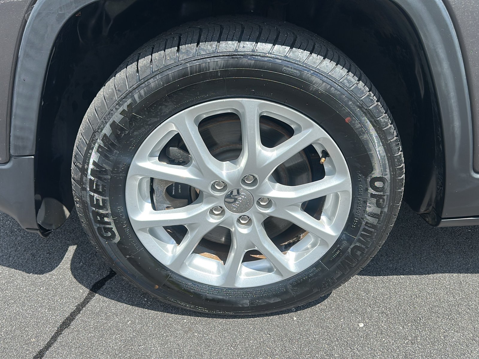 Used 2018 Jeep Cherokee Latitude Plus FWD image 9