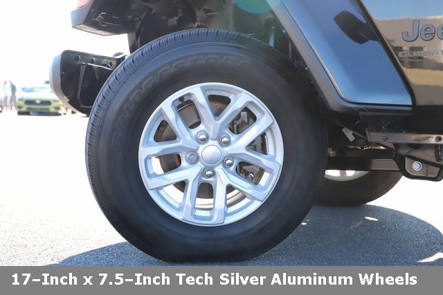 Used 2023 Jeep Gladiator Sport image 2