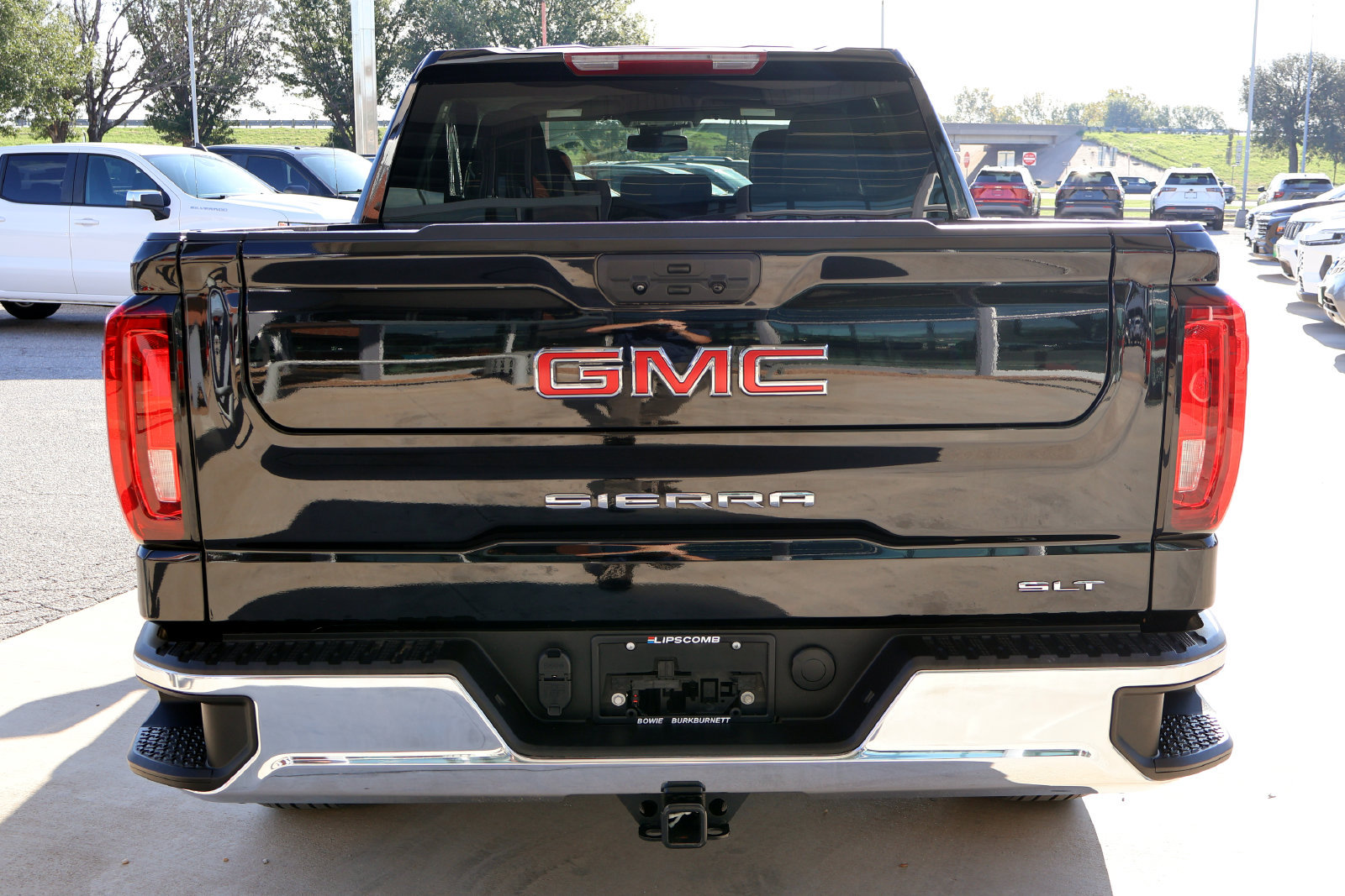 Used 2025 GMC Sierra 1500 SLT AWD/4WD image 9