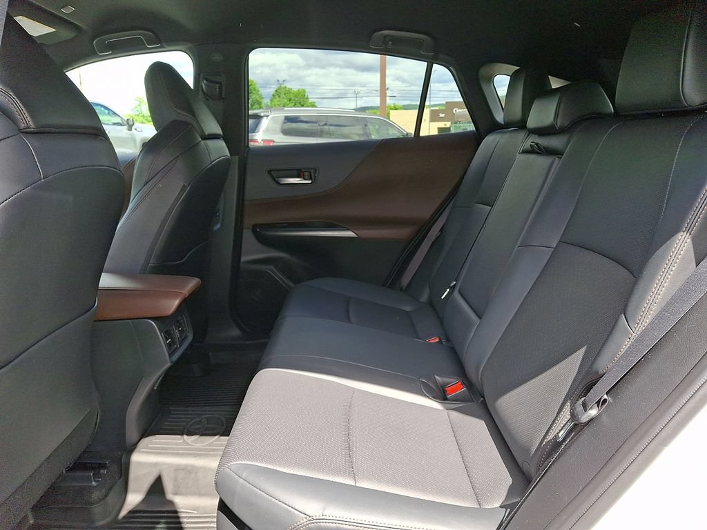 Used 2024 Toyota Venza Limited AWD/4WD image 12