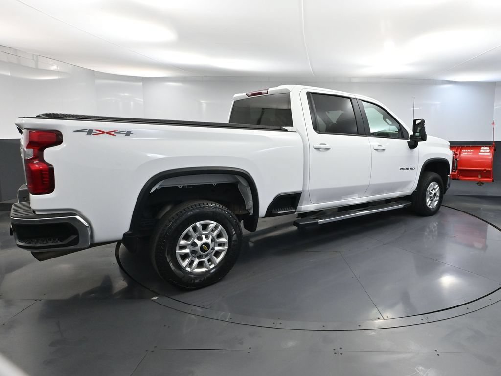 Used 2022 Chevrolet Silverado 2500 LT AWD/4WD image 4