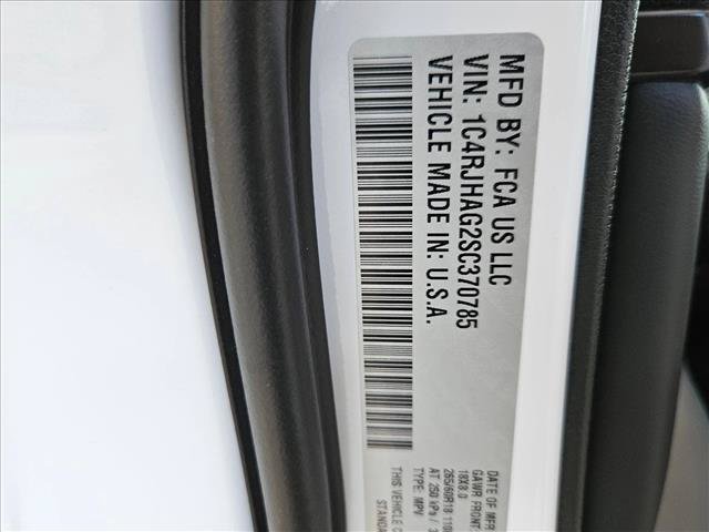 New 2025 Jeep Grand Cherokee Altitude w/ MOPAR Finishing Package AWD/4WD image 17