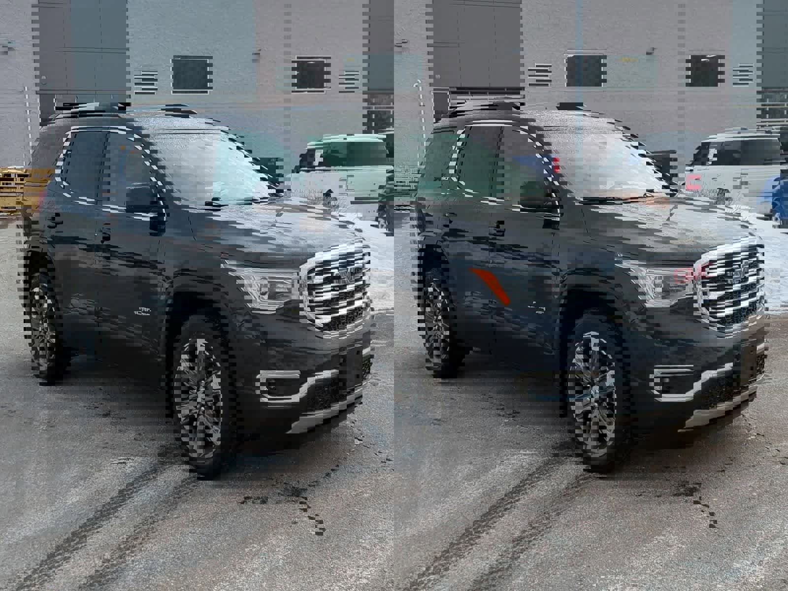 Used 2017 GMC Acadia SLT image 2