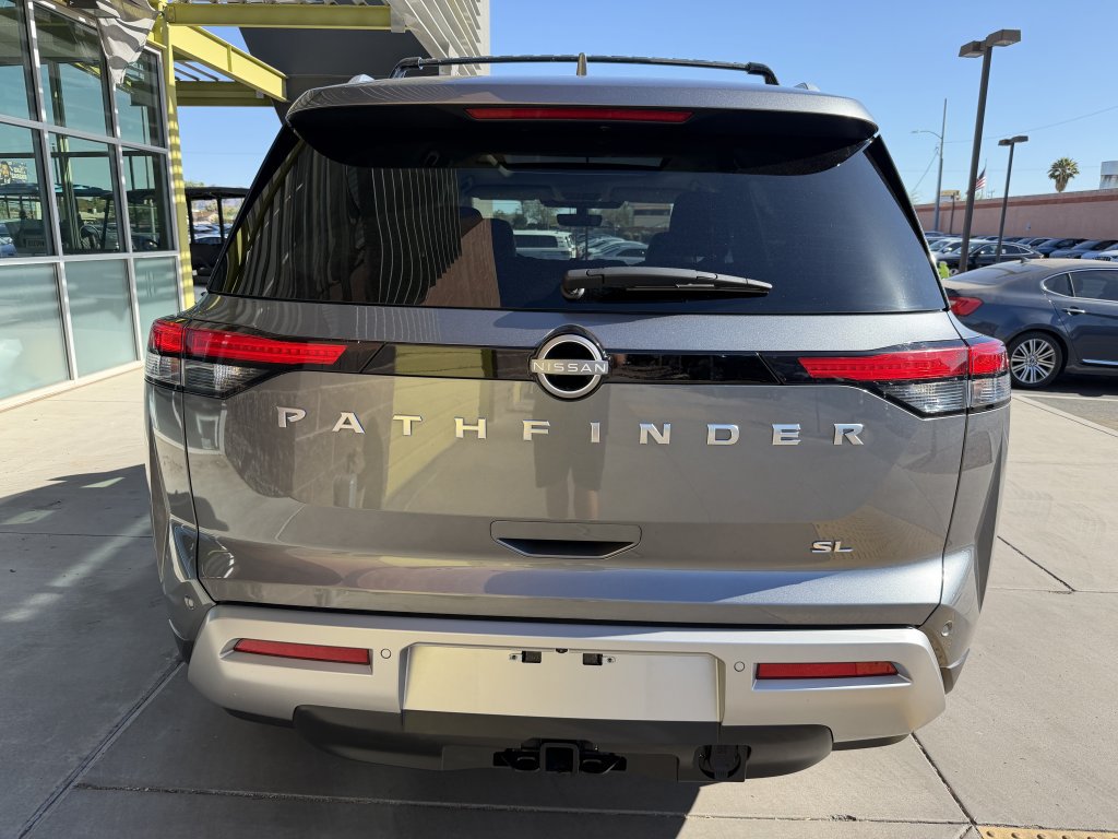 Used 2025 Nissan Pathfinder SL w/ SL Premium Package FWD image 13