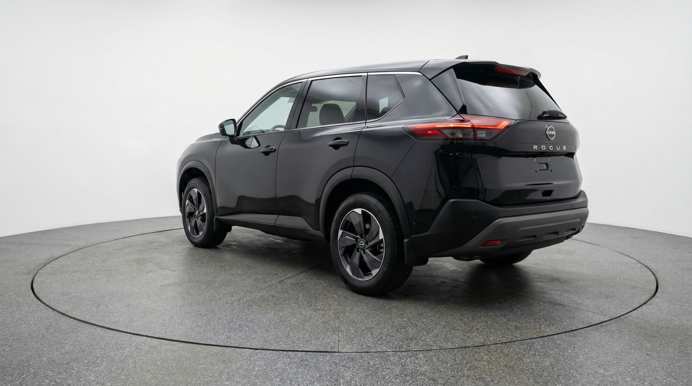 Used 2025 Nissan Rogue SV image 6