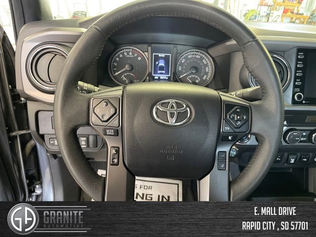 Used 2022 Toyota Tacoma TRD Off-Road w/ Technology Package AWD/4WD image 15