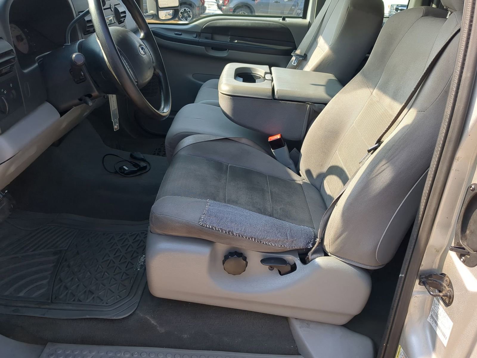 Used 2006 Ford F350 XLT image 16