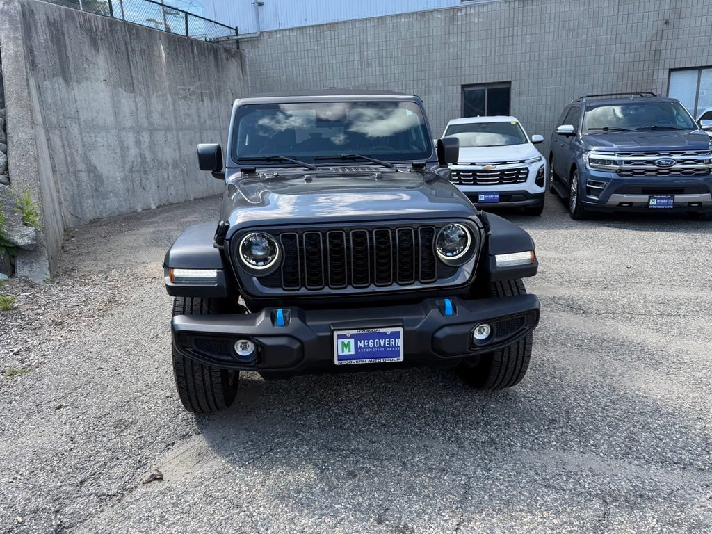 Used 2024 Jeep Wrangler Unlimited w/ Convenience Group AWD/4WD image 10