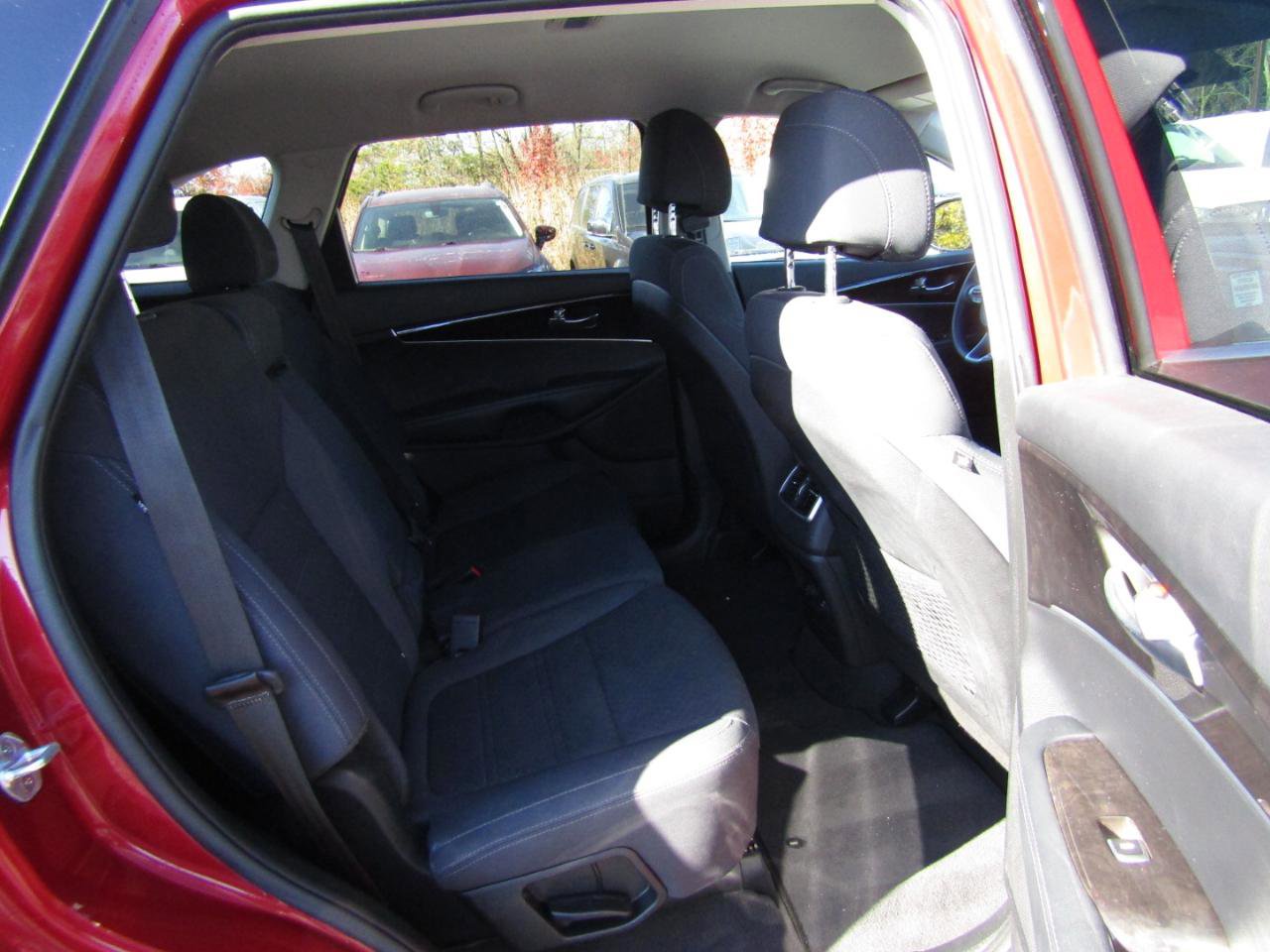 Used 2017 Kia Sorento AWD image 25