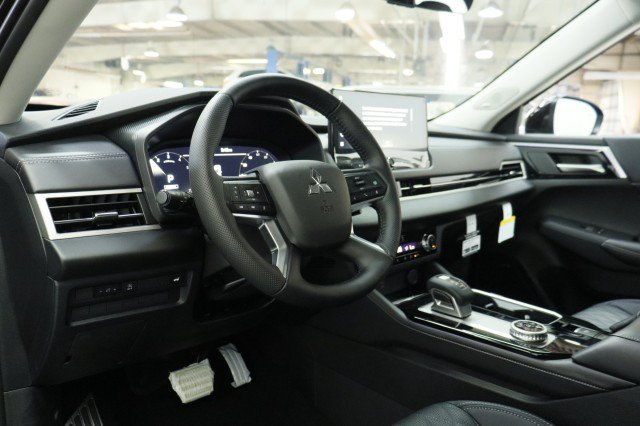 New 2026 Mitsubishi Outlander SEL FWD image 5