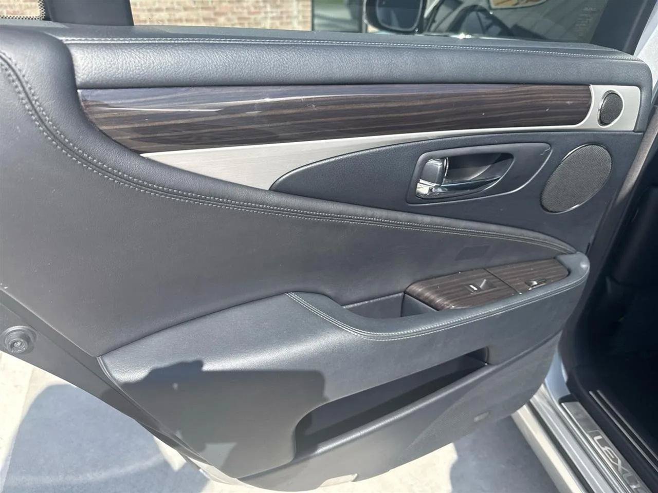 Used 2014 Lexus LS 460 w/ Comfort Package RWD image 45
