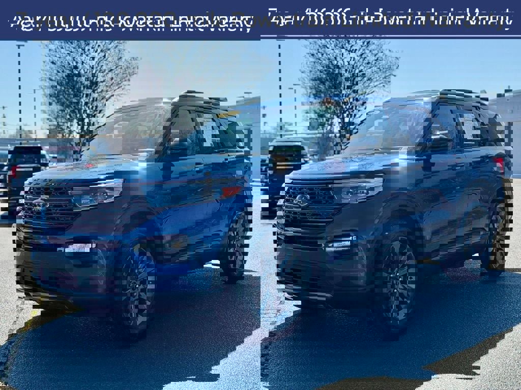 Certified 2022 Ford Explorer XLT w/ Equipment Group 202A image 4