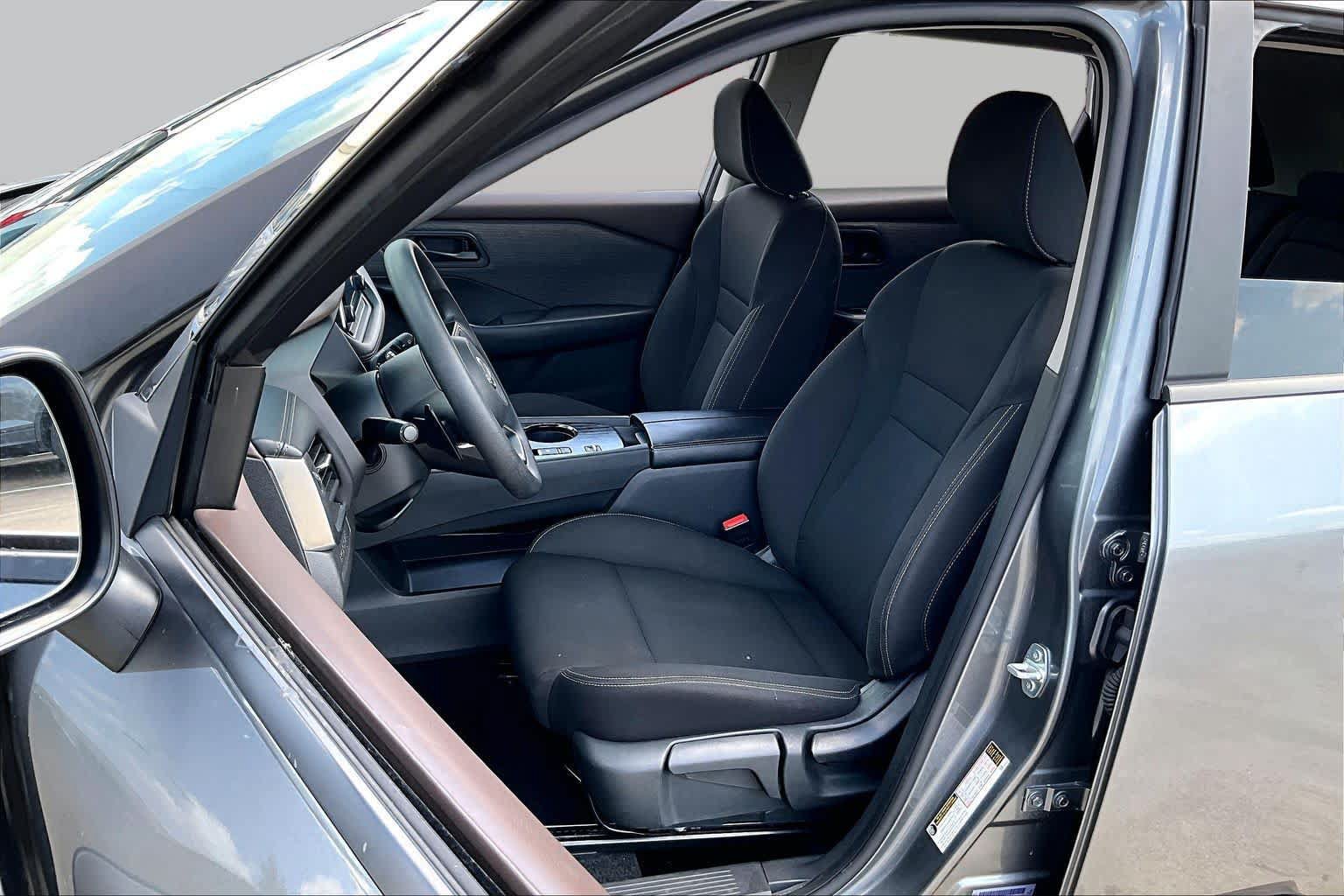 Used 2023 Nissan Rogue S FWD image 7