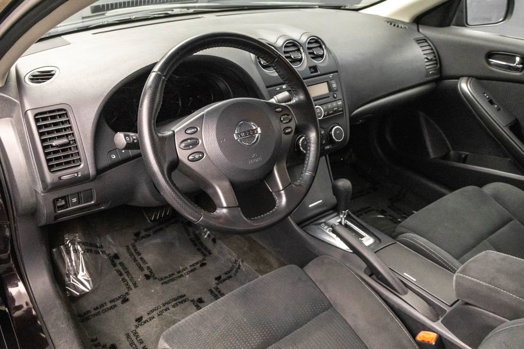 Used 2010 Nissan Altima 2.5 S w/ Convenience Pkg FWD image 4