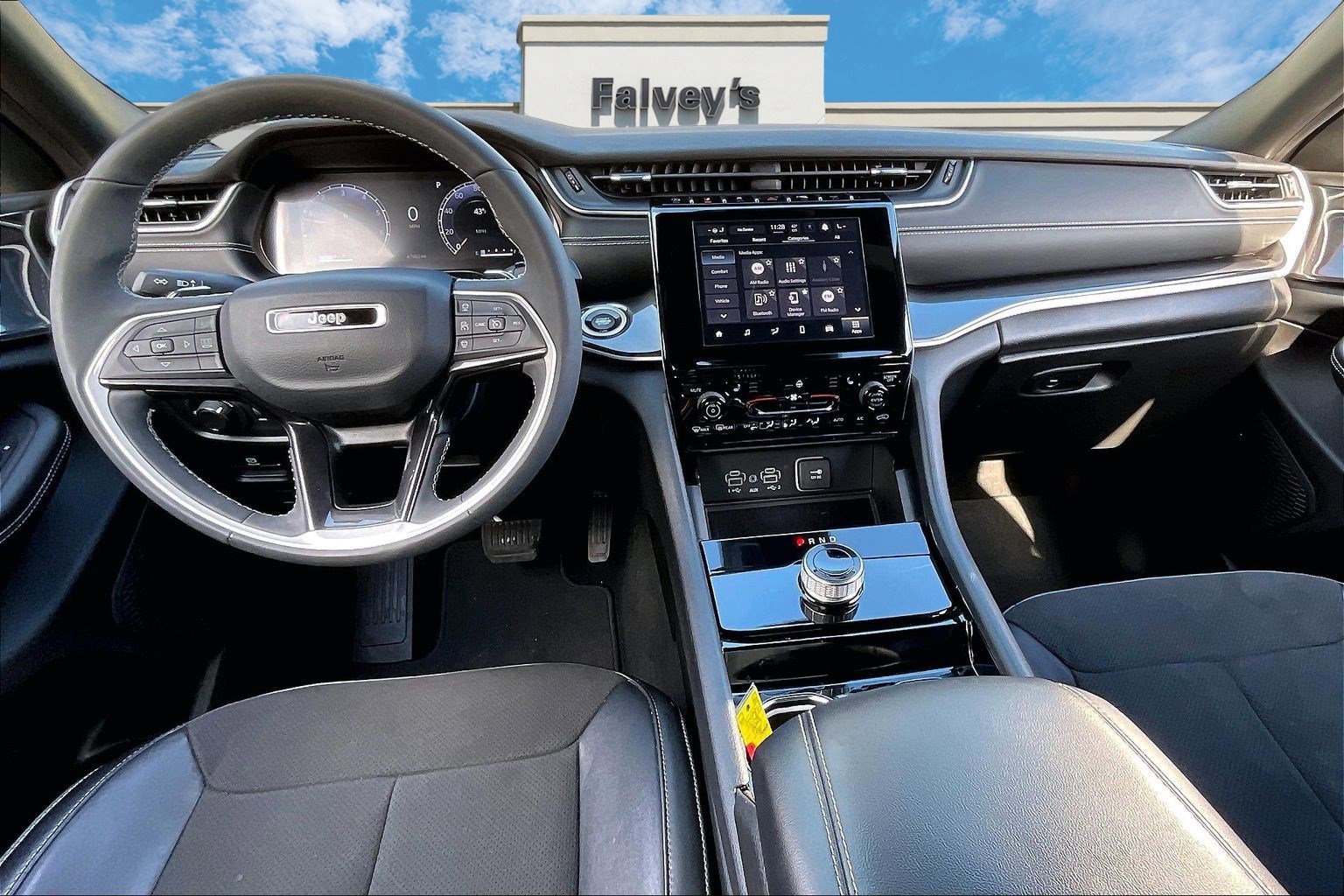 Certified 2023 Jeep Grand Cherokee Altitude image 15