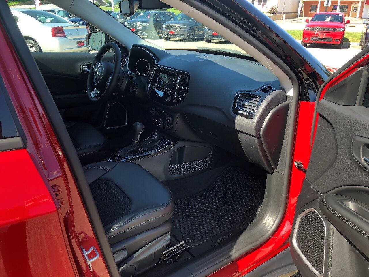 Used 2018 Jeep Compass Latitude w/ Popular Equipment Group AWD/4WD image 14