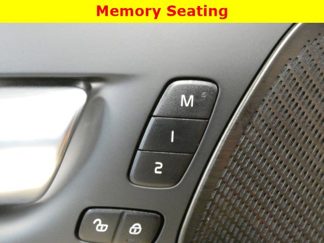 Used 2023 Volvo XC60 B5 Ultimate w/ Climate Package image 32