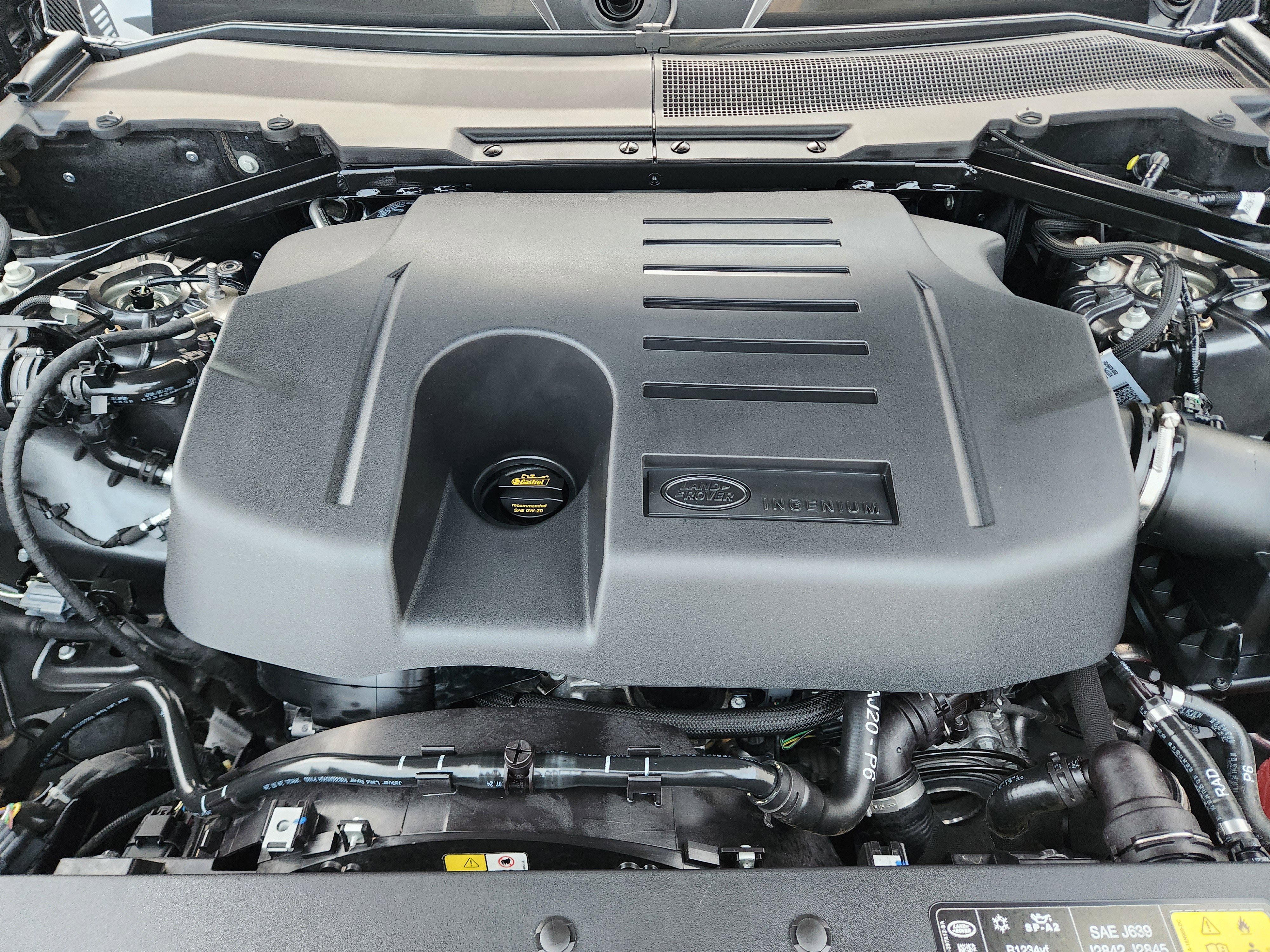 Used 2025 Land Rover Defender 110 X-Dynamic SE AWD/4WD image 31