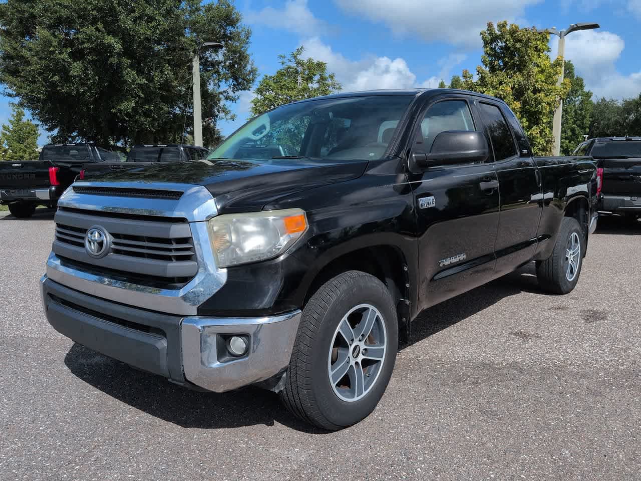 Used 2014 Toyota Tundra SR5 w/ SR5 Upgrade Package RWD image 2