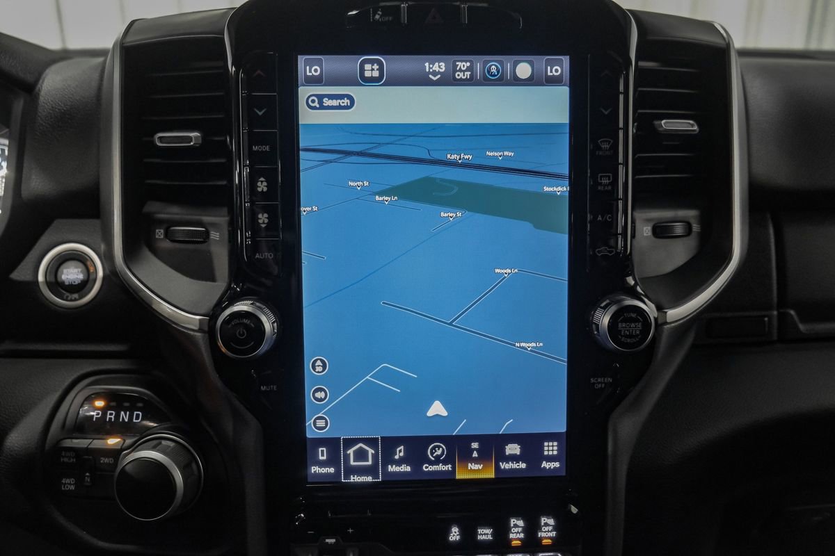 Used 2024 RAM 2500 Big Horn w/ Safety Group image 25