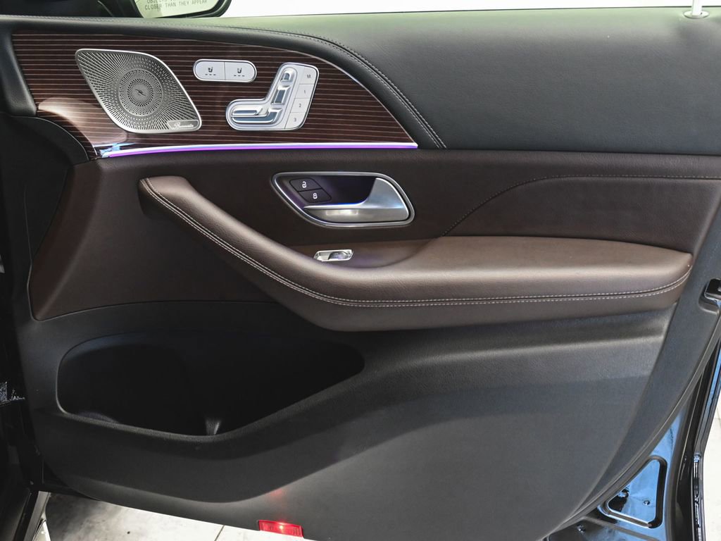 Used 2023 Mercedes-Benz GLE 450 4MATIC w/ 3rd Row Seat Package image 12