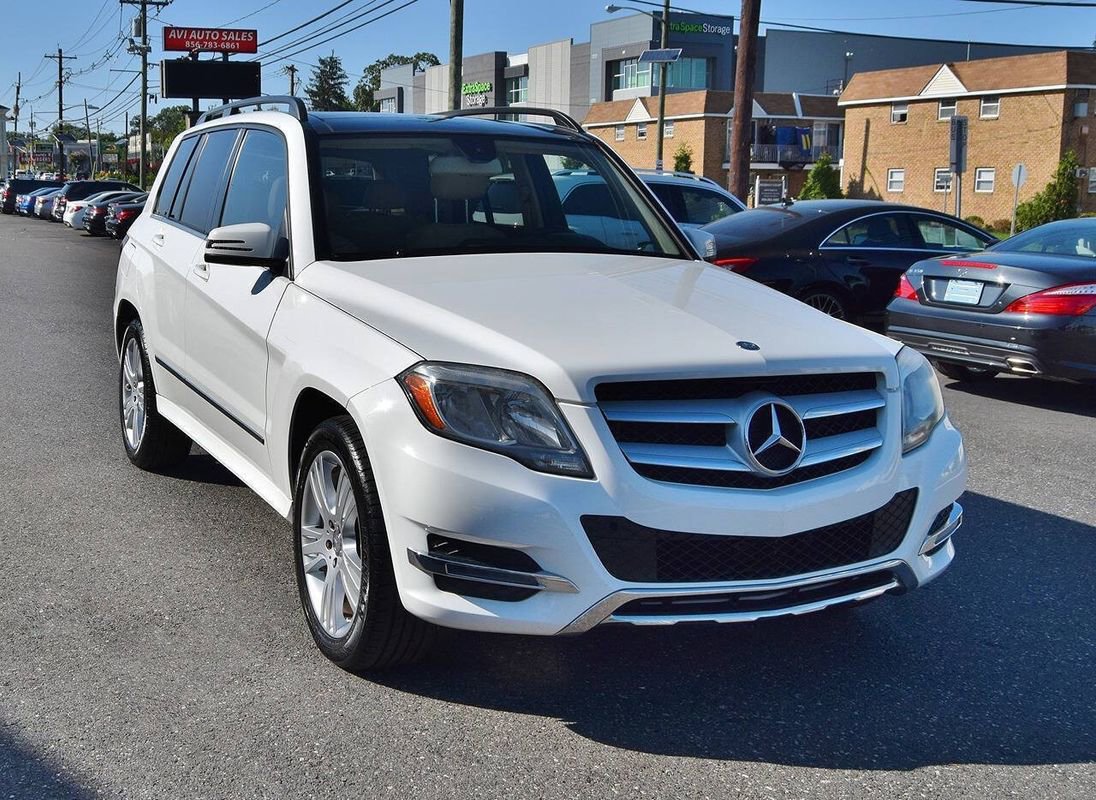 Used 2014 Mercedes-Benz GLK 350 4MATIC w/ Premium 1 Package image 8