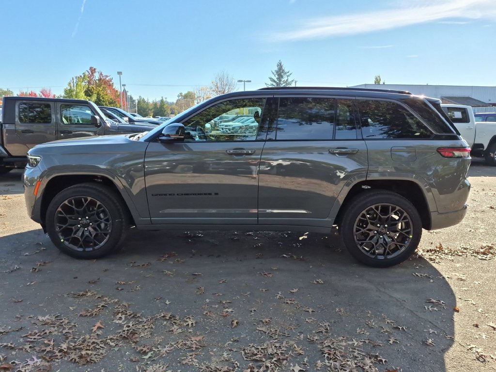 New 2027 Jeep Grand Cherokee Summit AWD/4WD image 4