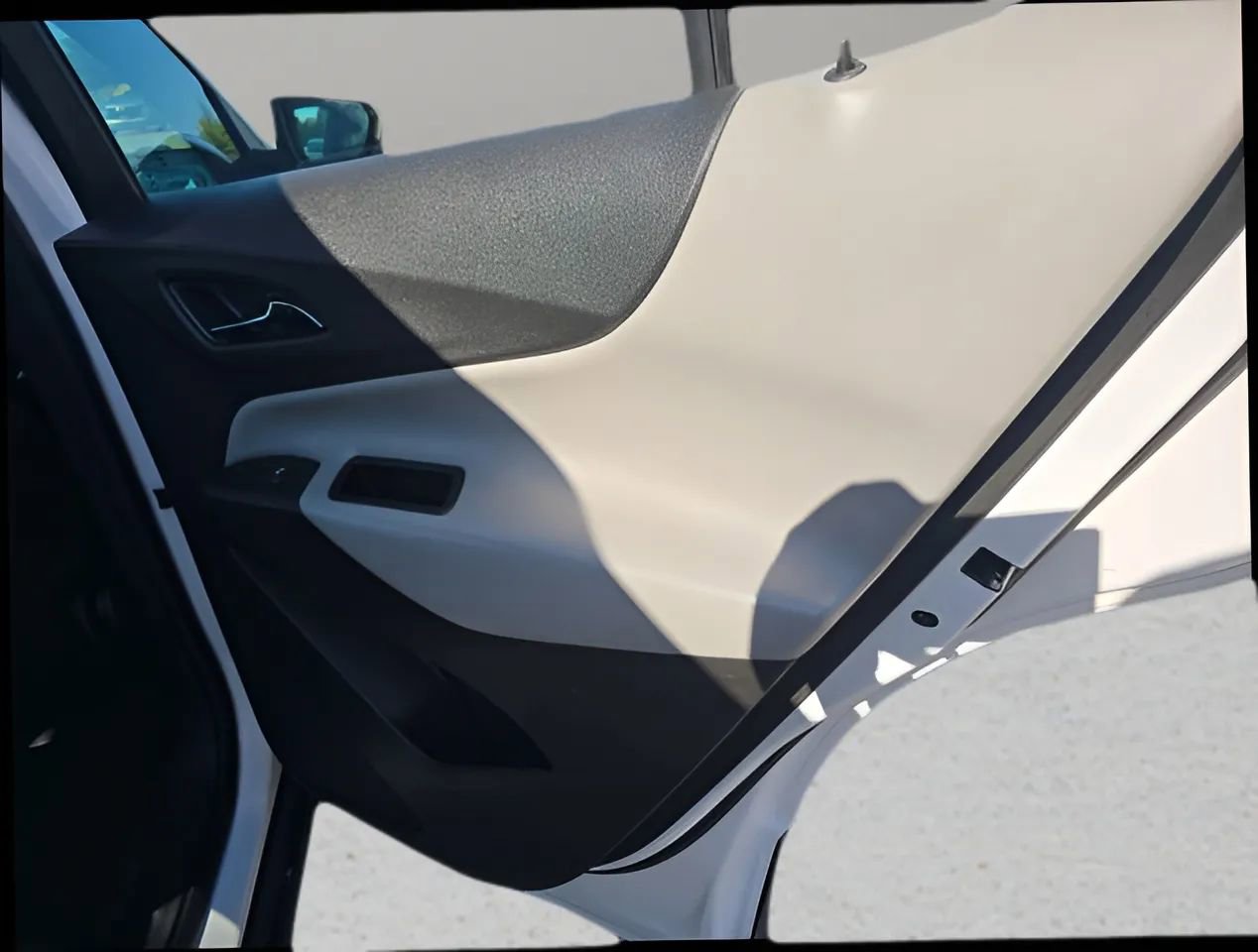 Used 2019 Chevrolet Equinox LS image 19