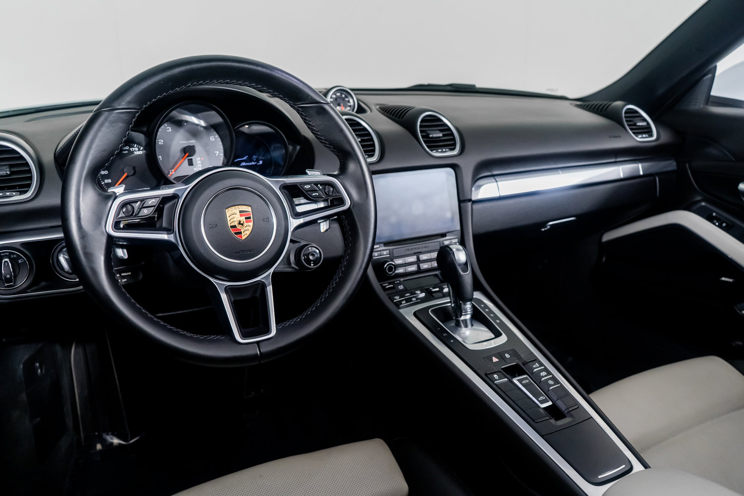 Used 2022 Porsche 718 Boxster S image 2