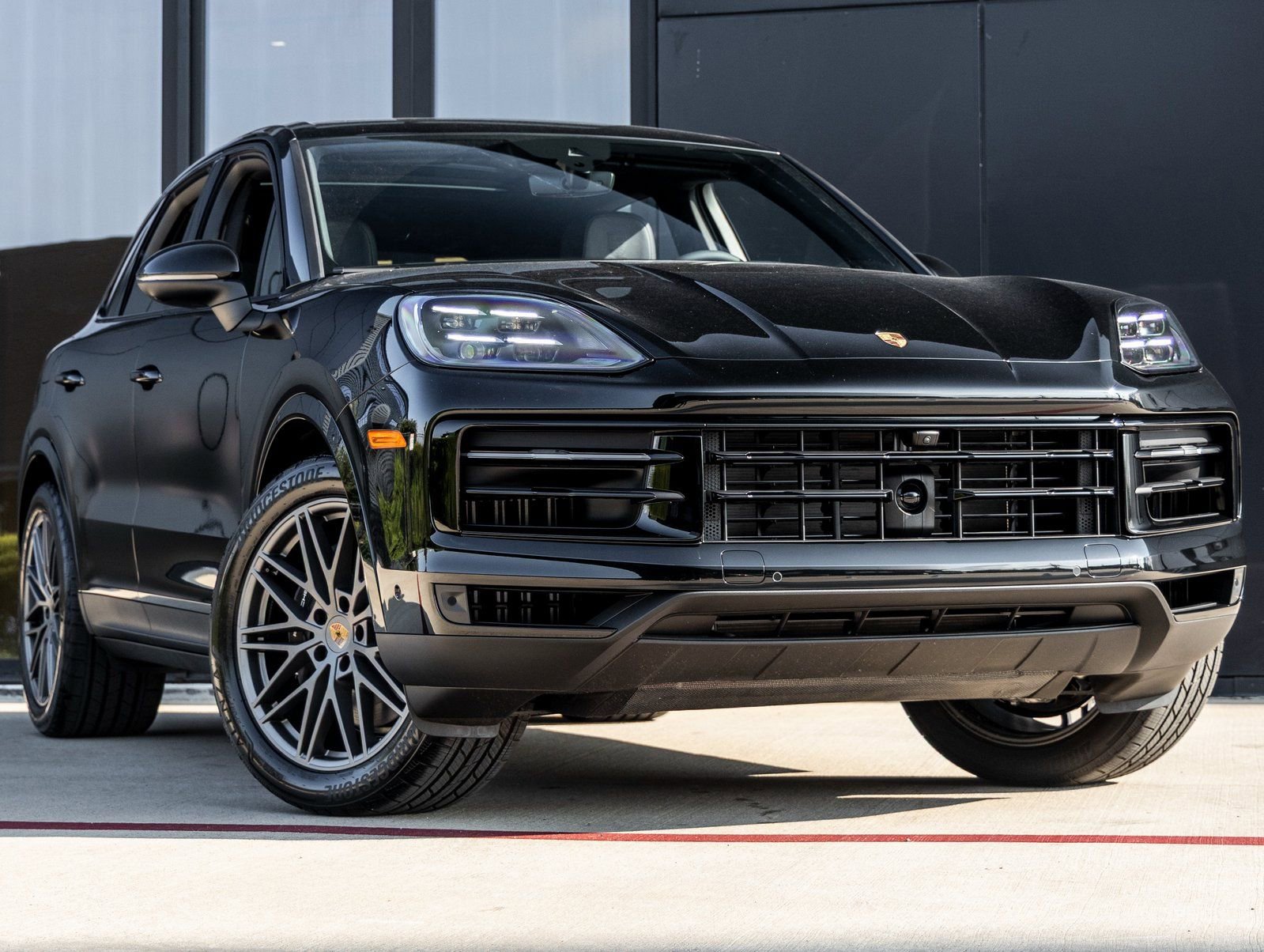 Certified 2025 Porsche Cayenne image 6