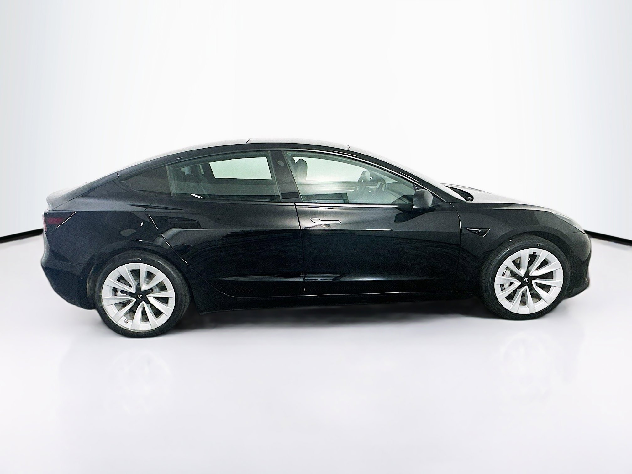 Used 2022 Tesla Model 3 Standard Range image 10