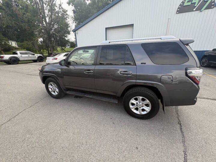 Used 2016 Toyota 4Runner SR5 RWD image 13