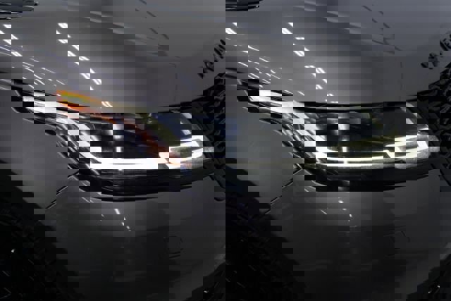 Used 2019 Land Rover Range Rover Velar R-Dynamic SE image 7