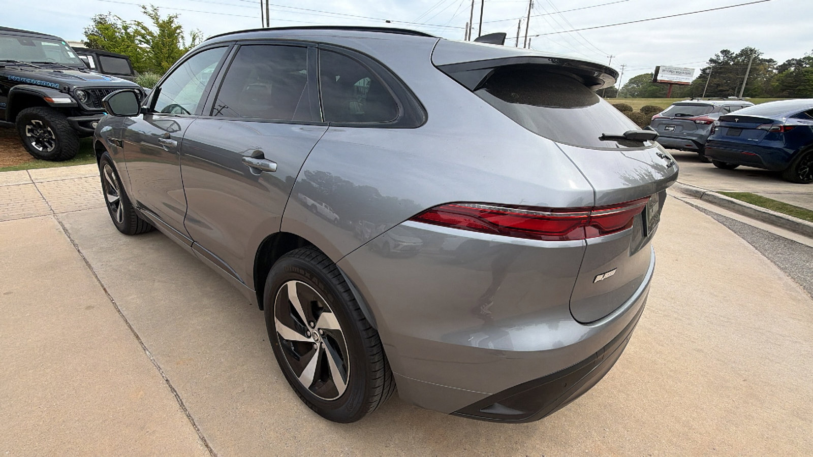 Used 2024 Jaguar F-PACE R-Dynamic S AWD/4WD image 10