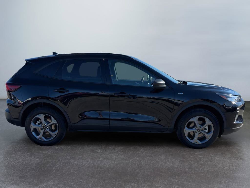 Used 2025 Ford Escape ST-Line image 6