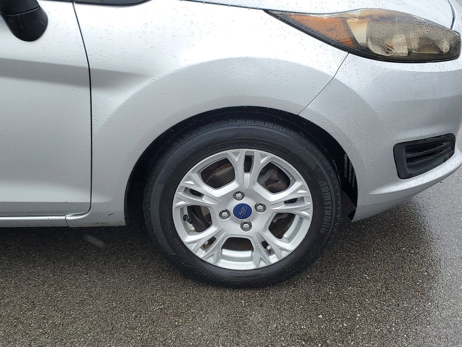 Used 2015 Ford Fiesta SE FWD image 6
