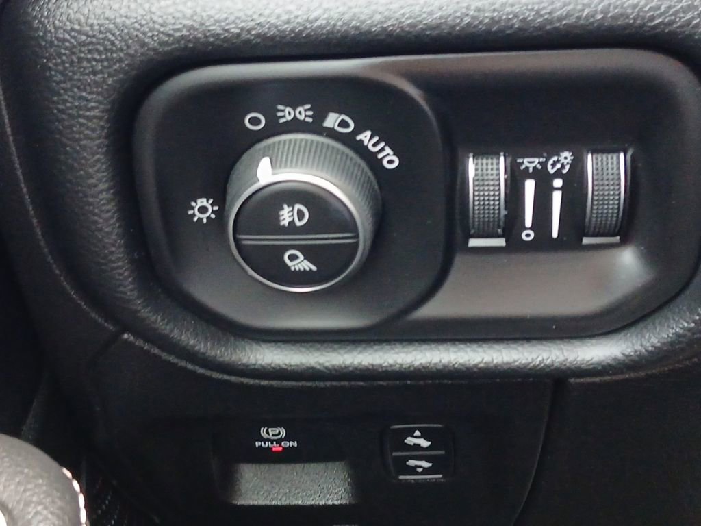 Used 2020 RAM 1500 Laramie image 12