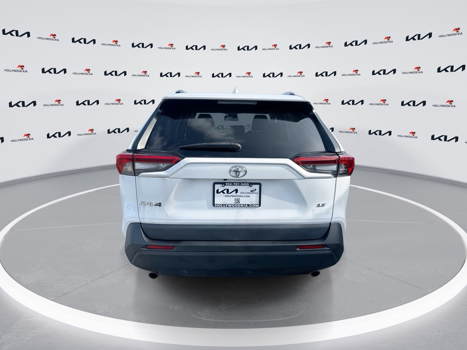 Used 2021 Toyota RAV4 LE FWD image 7