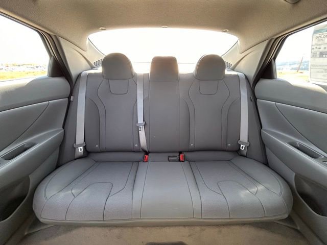 Used 2025 Hyundai Elantra SE image 26