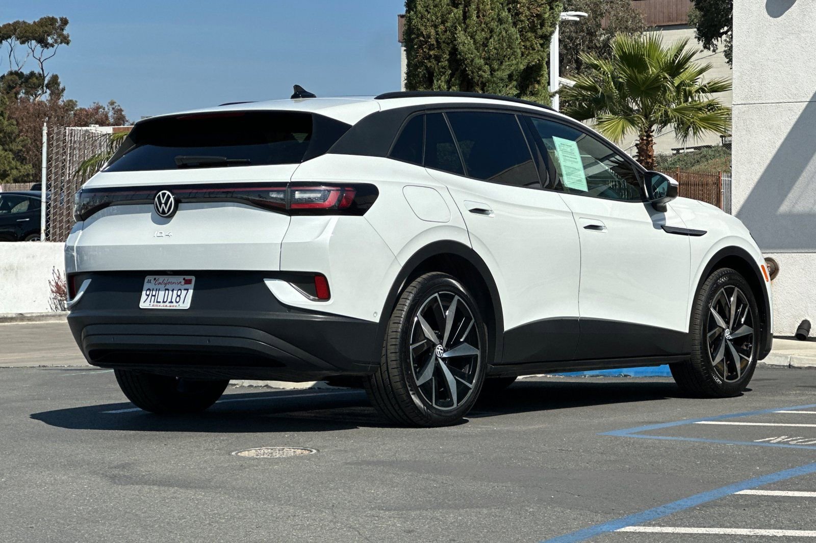 Used 2023 Volkswagen ID.4 Pro S image 4